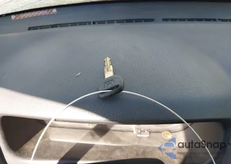 2000 Honda Cr-V Special Edition z USA, uszkodzony, nr VIN JHLRD1873YS022077